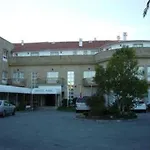 Park 3* נויה